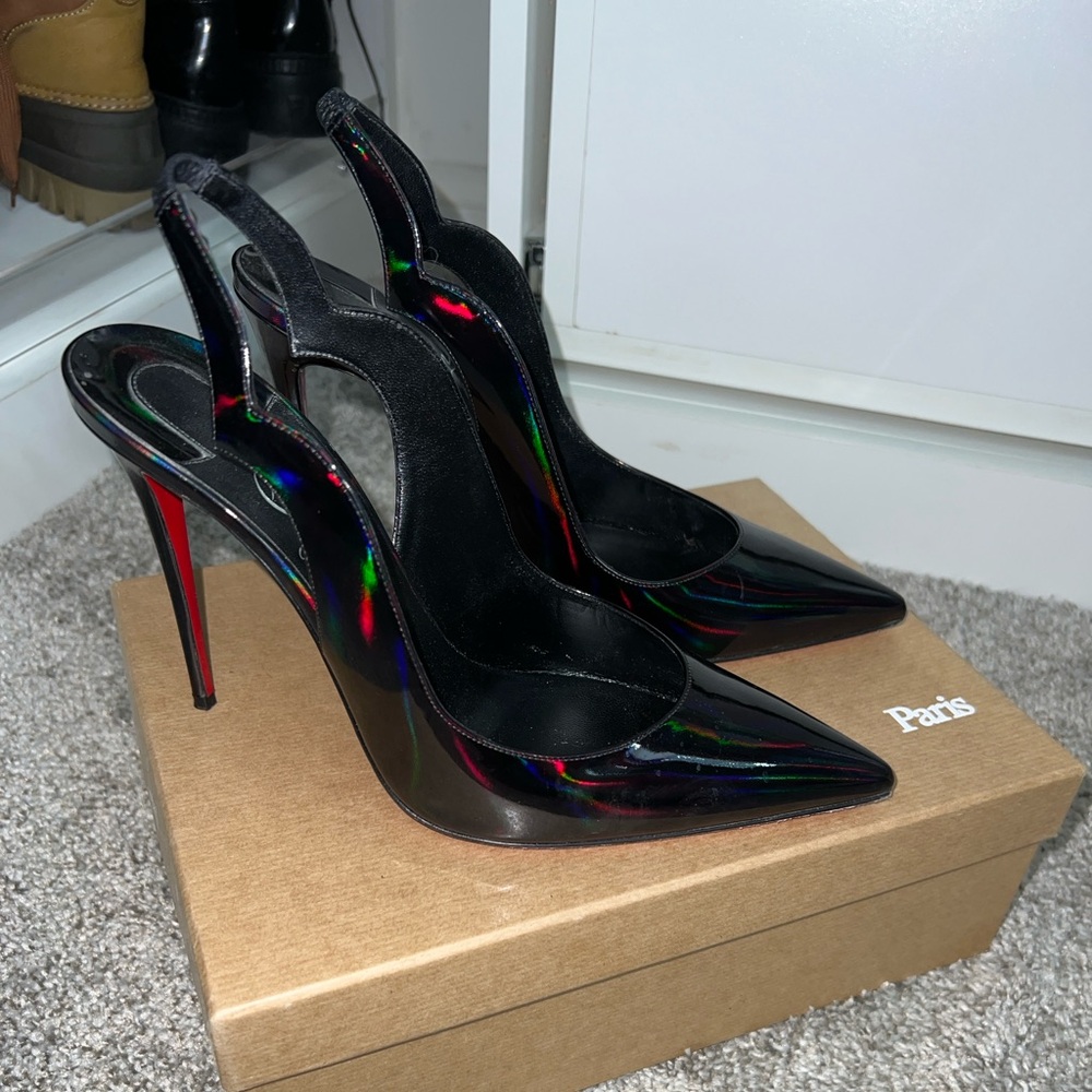 Christian Louboutin HOT CHICK SLING 100 Scallop Patent Heels Pumps usually $945
